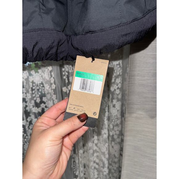 Nike air puffer jacket in black women’s size xl - NEW - Picture 4 of 4
